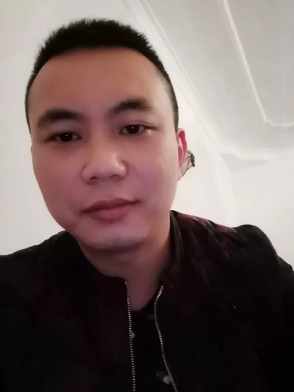 喜闻香气的第一张照片--沧州相亲服务中心