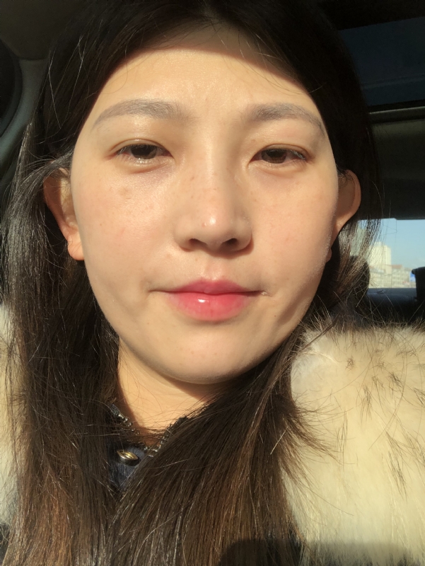 轻闭双眼的第一张照片--沧州相亲服务中心