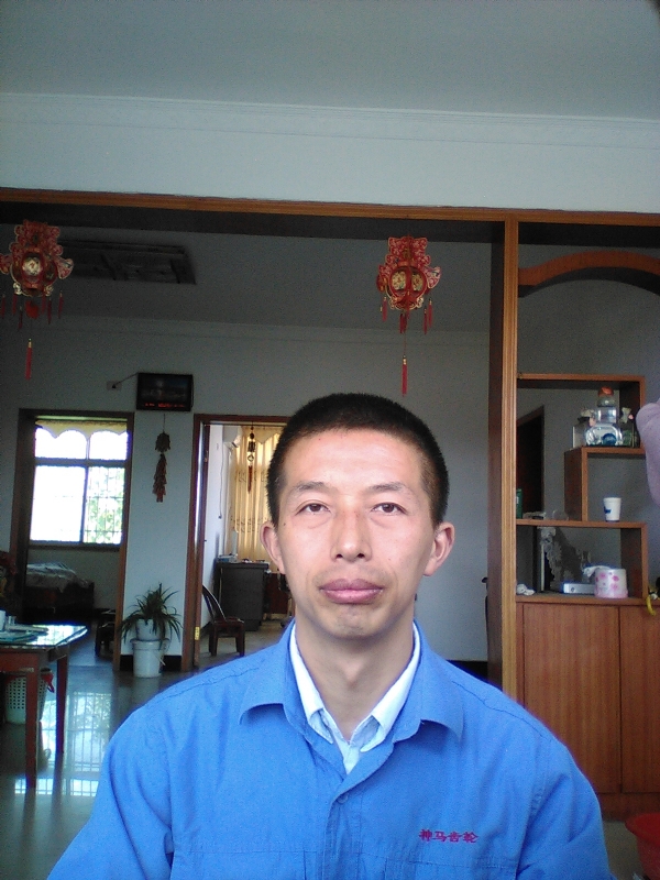 红玫瑰的第一张照片--沧州相亲服务中心