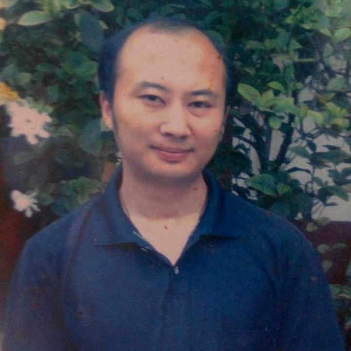 石峰里的生命的第一张照片--沧州相亲服务中心
