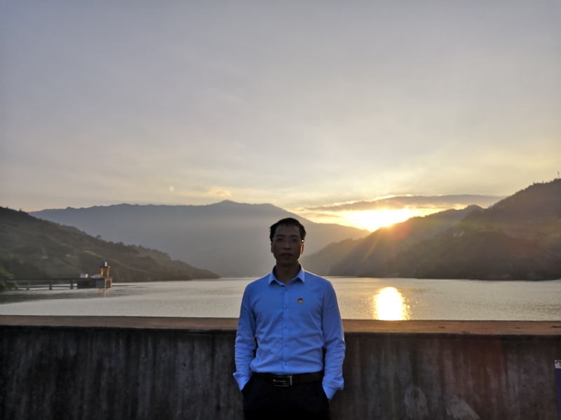 庸人自扰的第一张照片--沧州相亲服务中心
