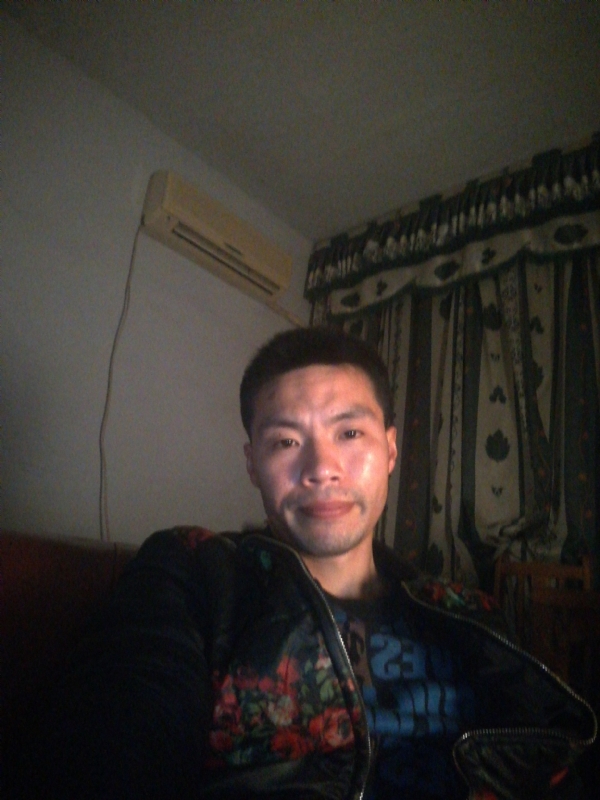 性情男儿的第一张照片--沧州相亲服务中心