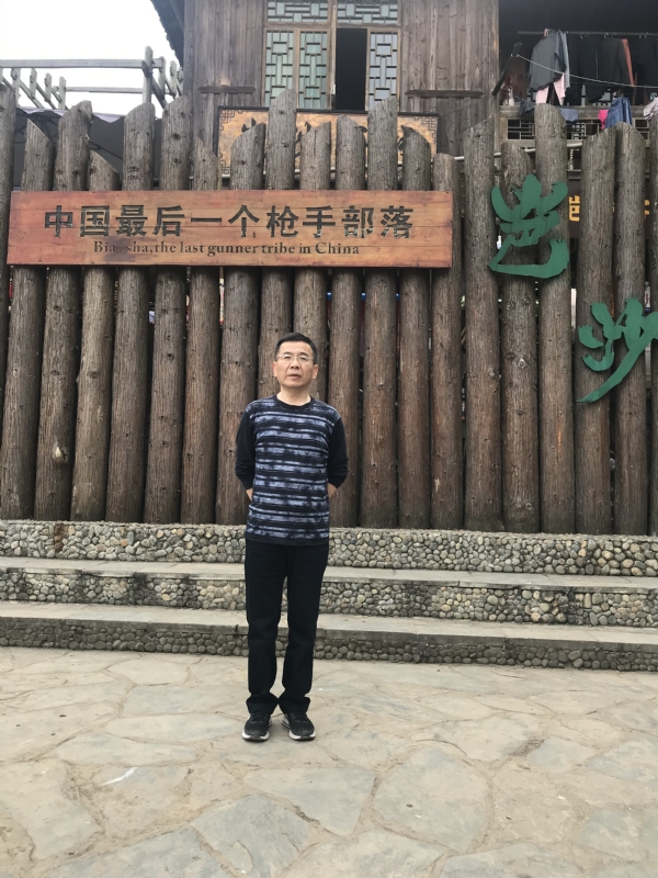 屯里的富豪的第一张照片--沧州相亲服务中心