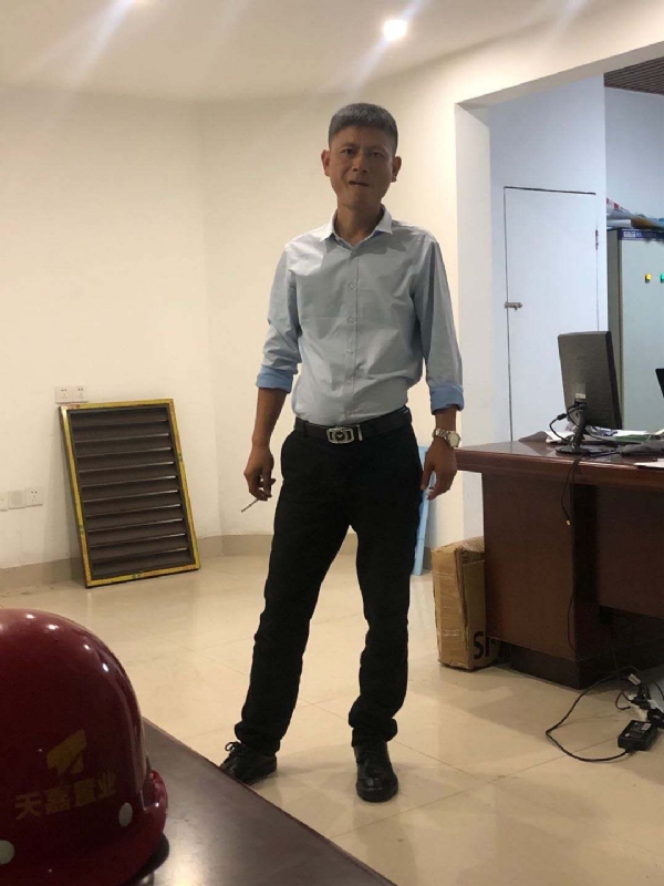 郁闷之中的第一张照片--沧州相亲服务中心