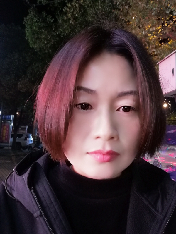 风中百合的第一张照片--沧州相亲服务中心