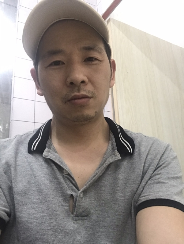 老何的第一张照片--沧州相亲服务中心