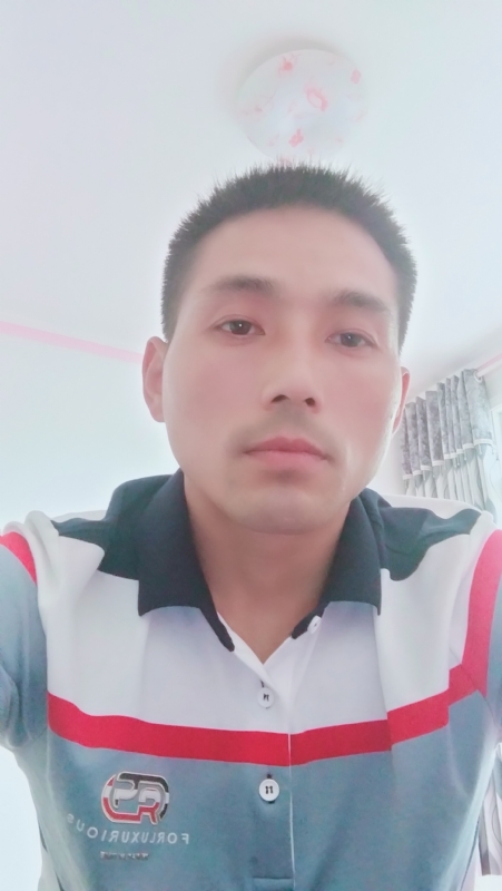 染红尘世的第二张照片--沧州相亲服务中心