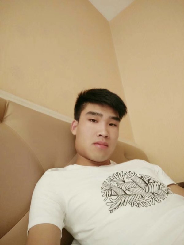 谁不曾孤单上路的第一张照片--沧州相亲服务中心