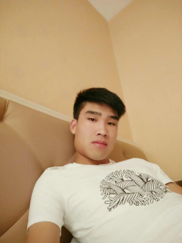 谁不曾孤单上路的第二张照片--沧州相亲服务中心
