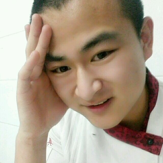 人潮拥挤的第一张照片--沧州相亲服务中心