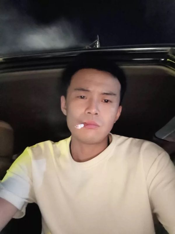 爱睡觉的土拨鼠的第一张照片--沧州相亲服务中心