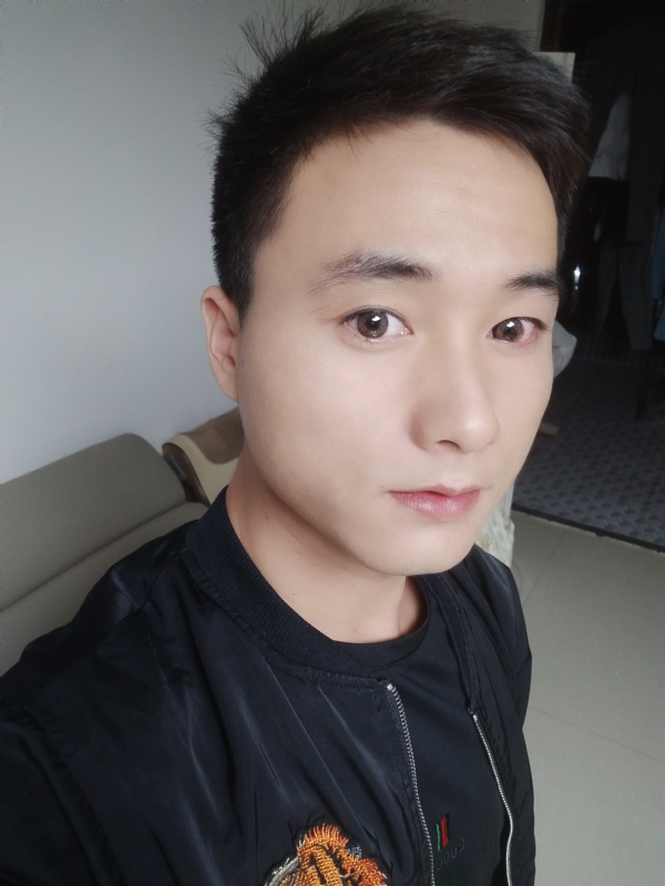 何凡的第三张照片--沧州相亲服务中心