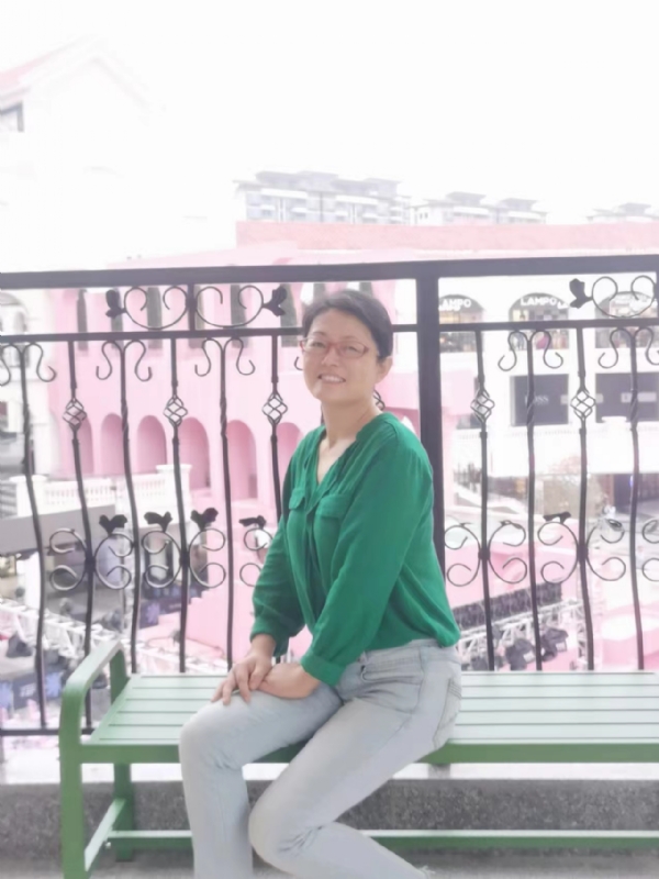 丽华的第三张照片--沧州相亲服务中心