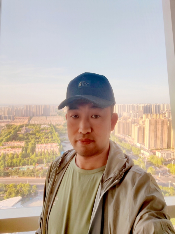 勇攀高峰的第一张照片--沧州相亲服务中心