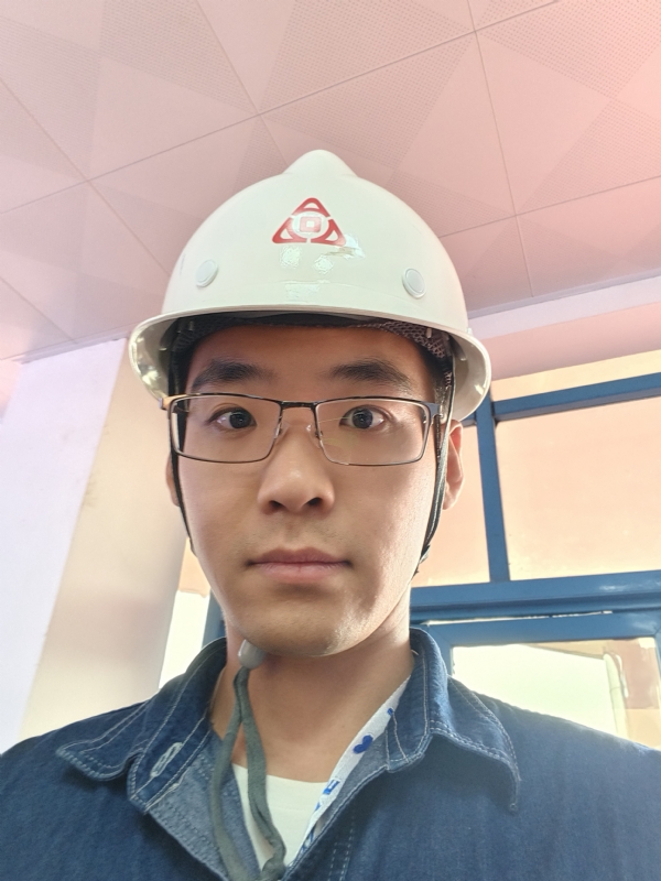 何鹏宇的第二张照片--沧州相亲服务中心