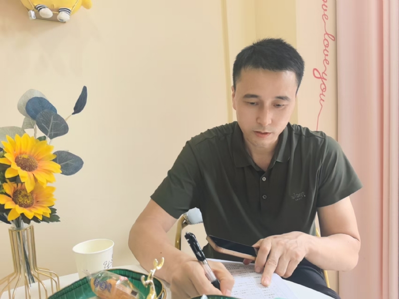 笑看一切的第二张照片--沧州相亲服务中心