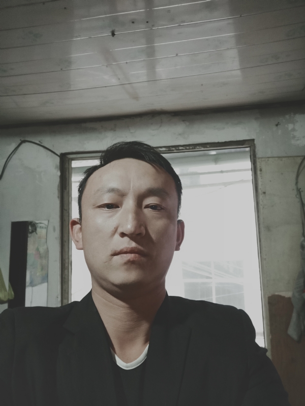 放弃爱你的第一张照片--沧州相亲服务中心