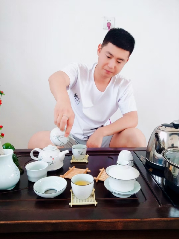 日月的第二张照片--沧州相亲服务中心