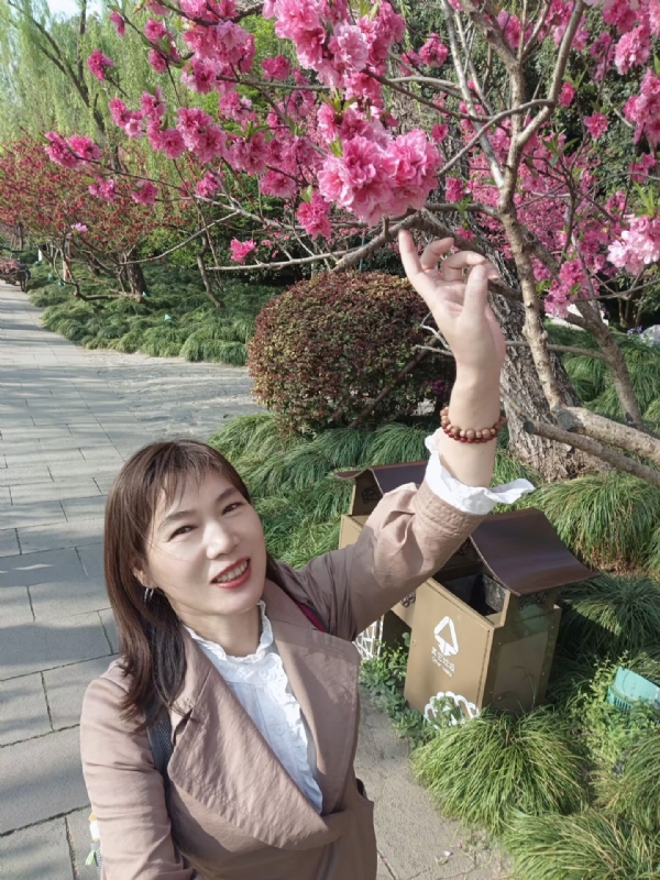 丽娜的第四张照片--沧州相亲服务中心