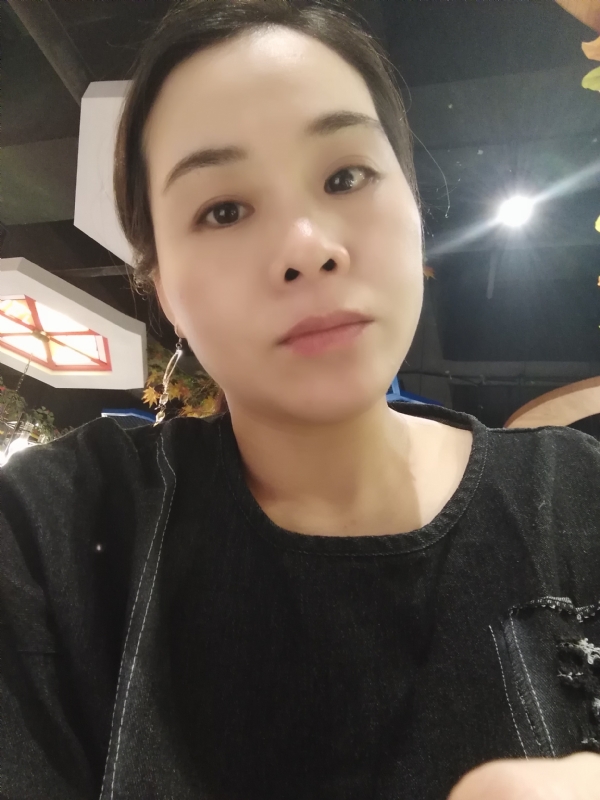 喜欢黑巧的第一张照片--沧州相亲服务中心
